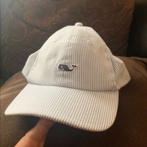 vineyard vines seeesucker hat